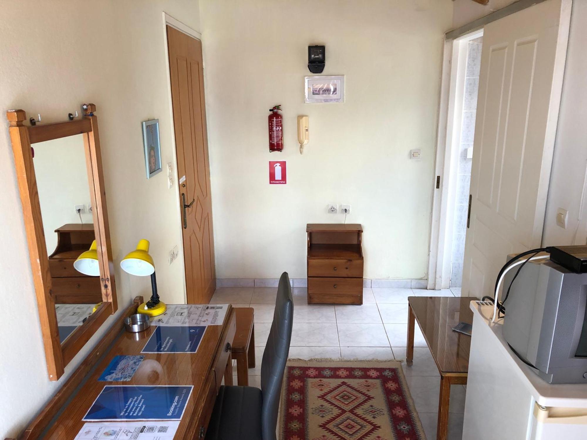 Ion Apartments Messolonghi Single Bed Room Mountain View Loft Mesolóngion Екстериор снимка